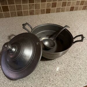 Vintage Wilton Armetale tureen/ soup pot with ladel